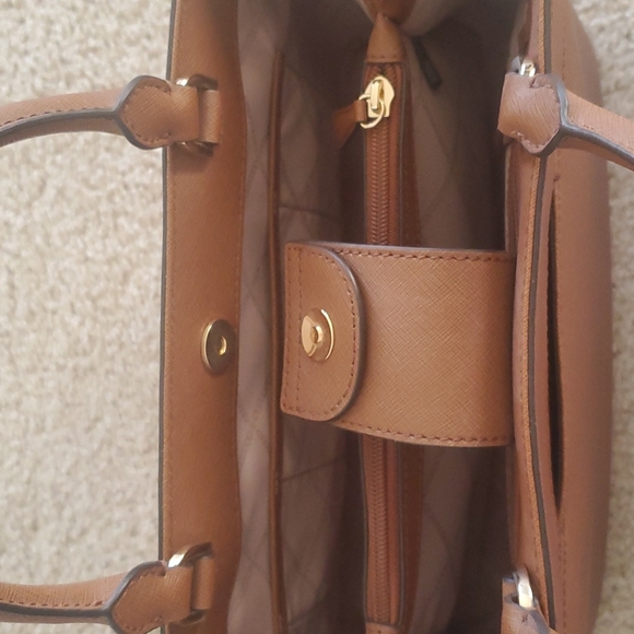 NWOT Michael Kors leather satchel. - Picture 4 of 6